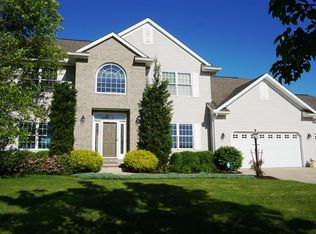 1030 Eagle Ridge Dr, Huron, OH 44839