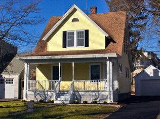 33 Lakeview Dr, Norwalk, CT 06850