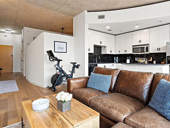 2nd image of 360 E Nueces St #1403