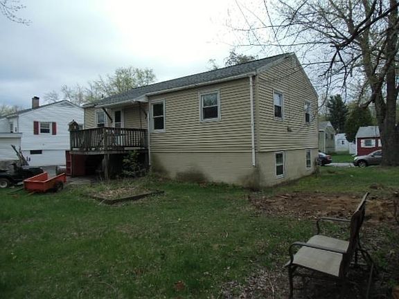 4th image of 24 Loralee Dr