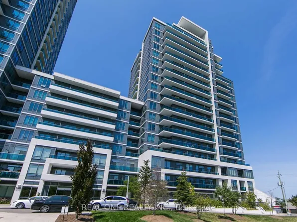 7167 Yonge St #1102, Markham, ON L3T 0E1