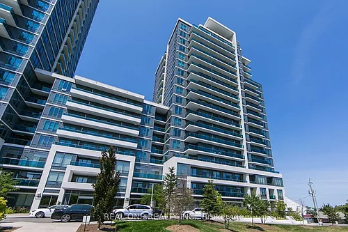 7167 Yonge St Photo 1