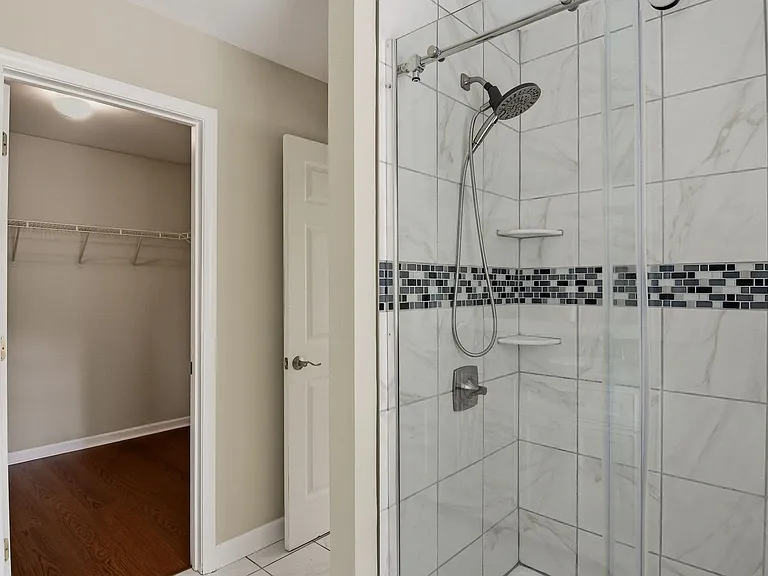 3930 Fountain Village Cir — Photo 16