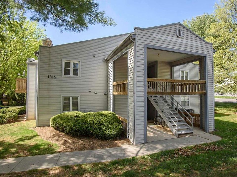 1st image of 1315 Henry Ln
