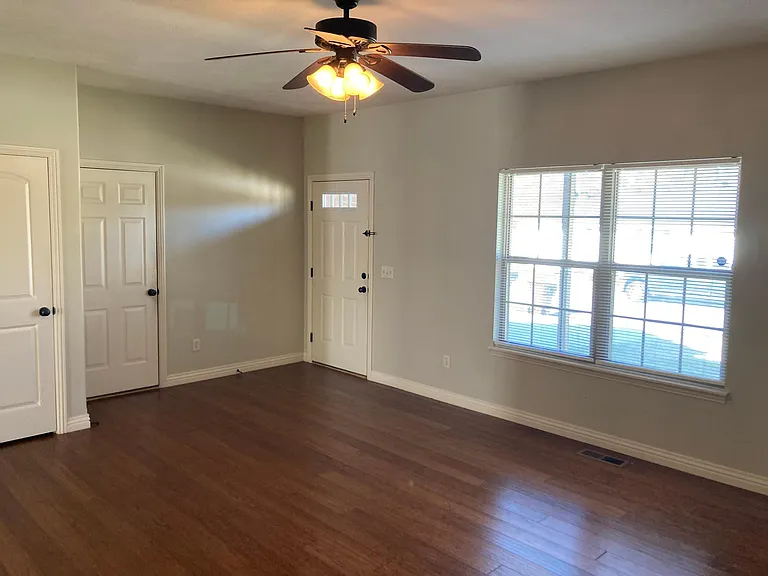 2652 E Delmar St — Photo 3