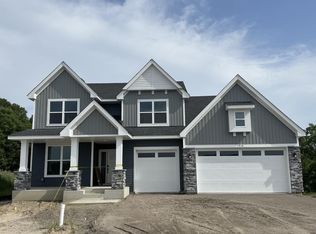 1916 Timber Ln, Carver, MN 55315