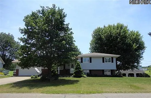 130 Arrowhead Dr photo 1