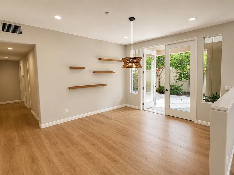 147 Lockford — Photo 4