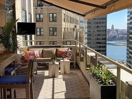 Sold by Compass | media 12