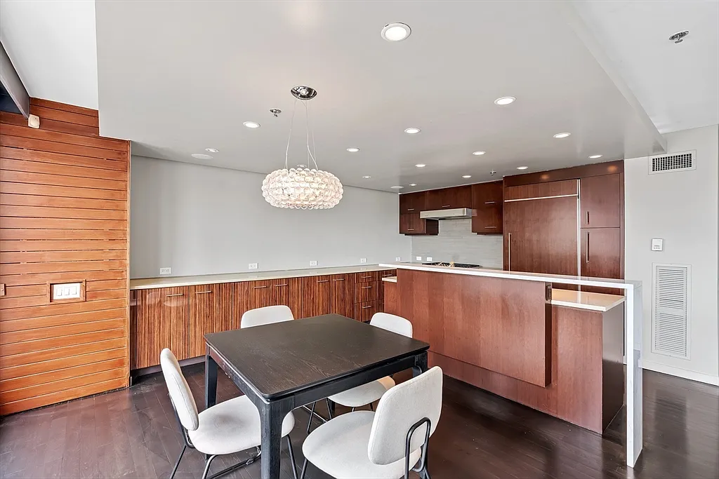 2 bed, 2.0 bath, 1549 sqft, $7,000 — Photo 4