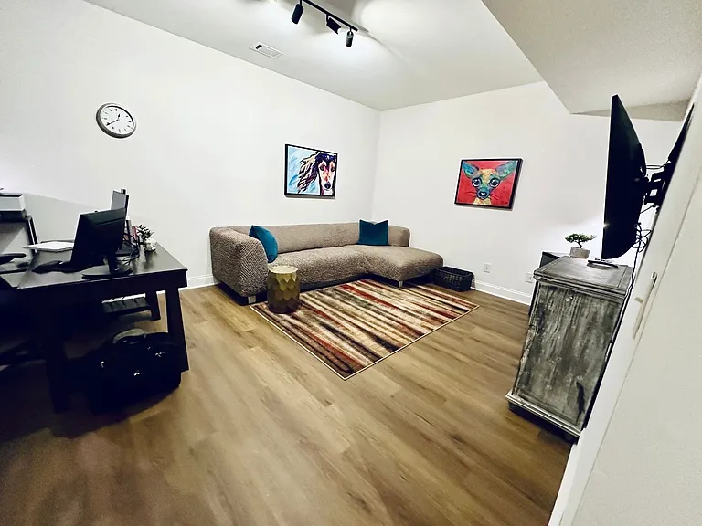 Lower level bonus/office