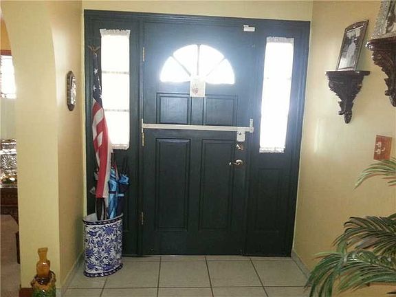 3rd image of 430 Velarde Ave