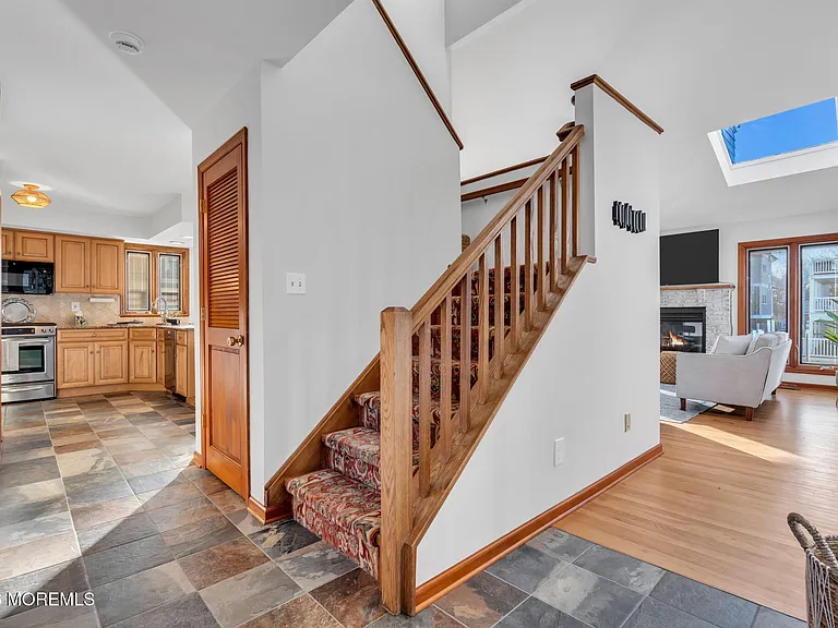 475 Long Ave — Photo 13