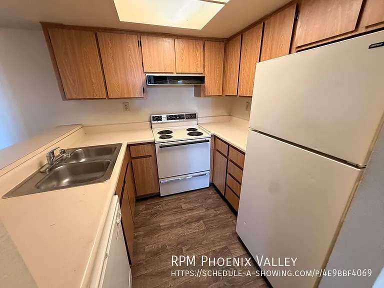 Parkside Apartments — Photo 21