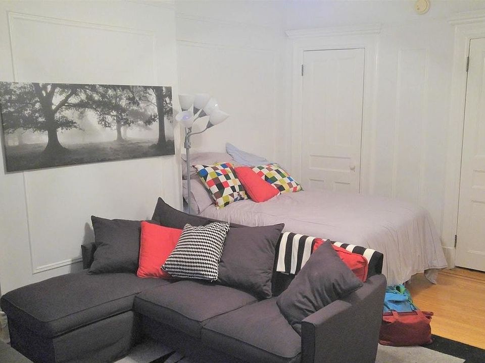 2nd image of 560 2nd St #3R