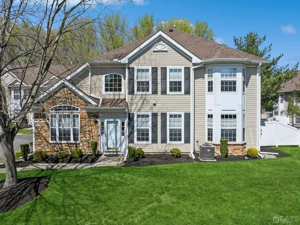 179 Shinnecock Dr, Manalapan, NJ 07726