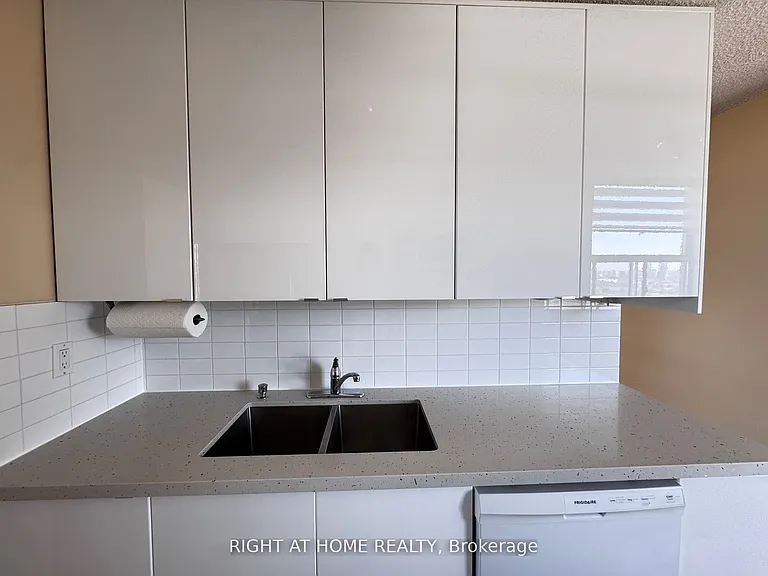 205 Hilda Ave #2104 — Photo 6