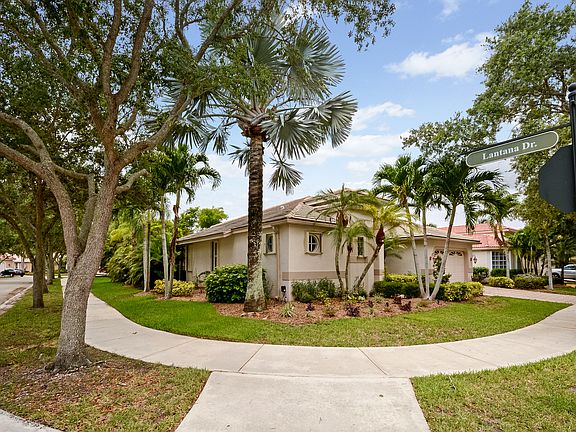 2nd image of 1543 Lantana Ct