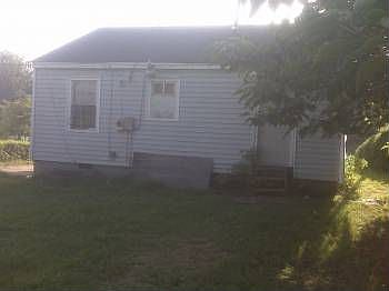 2nd image of 2076 Riverside Blvd