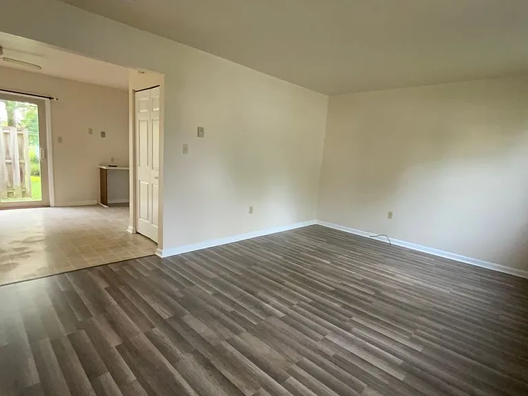 223 Cross Keys Dr — Photo 7