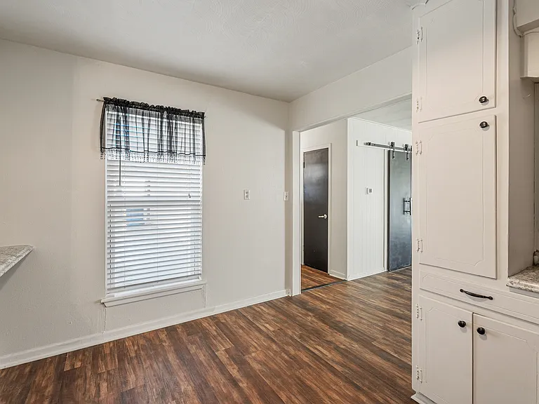 1601 Elizabeth St — Photo 14