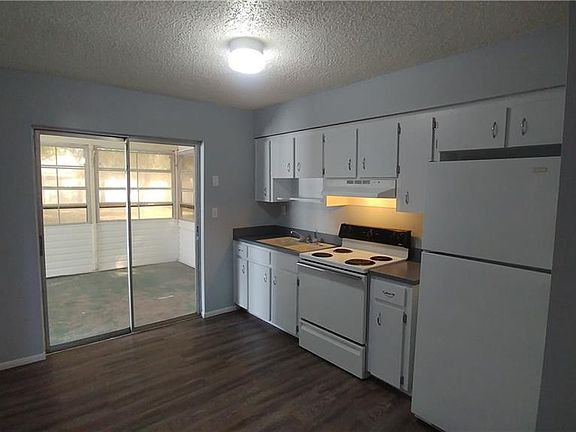5th image of 1218 Watersedge Dr
