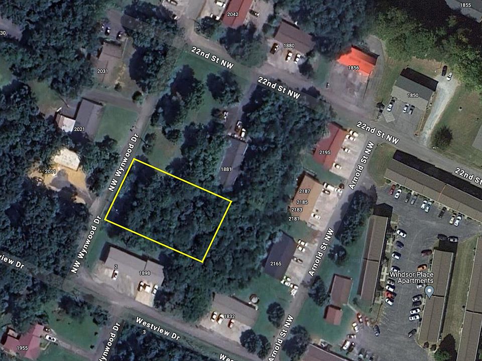 1st image of 32 Wynwood Dr NW
