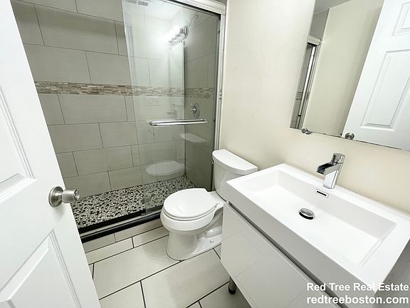 5th image of 15 Sunset St #3