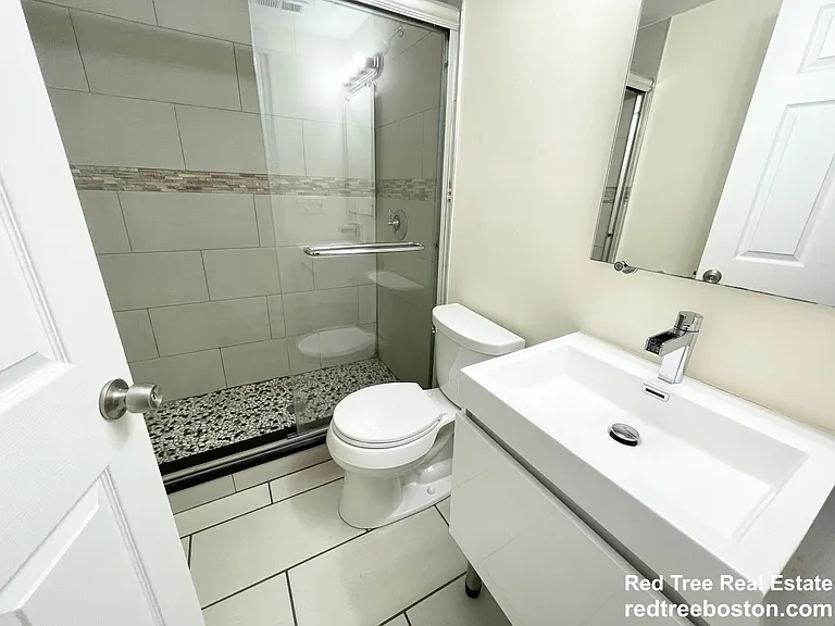 15 Sunset St #3 — Photo 5