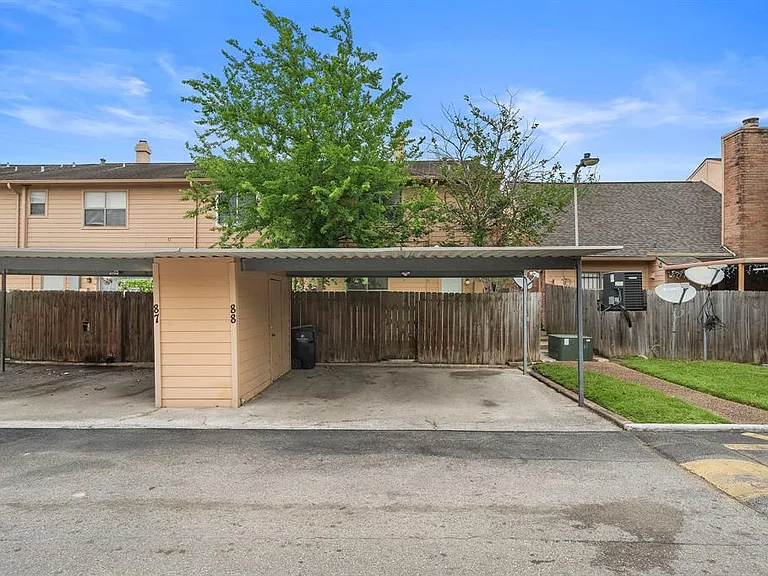 7700 Creekbend Dr #88 — Photo 6