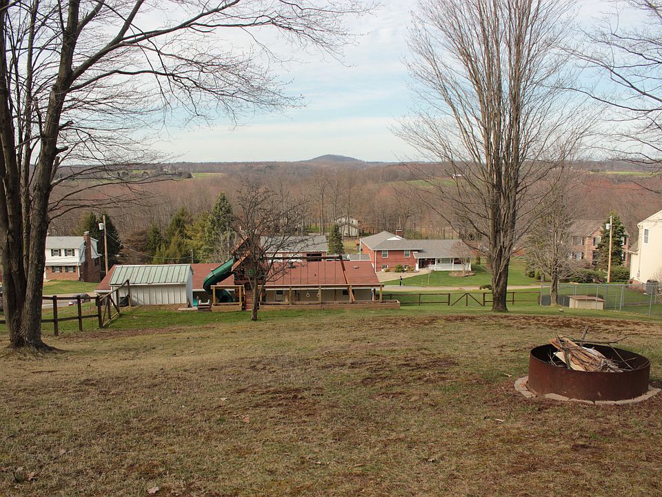2nd image of 455 Orchard Ln