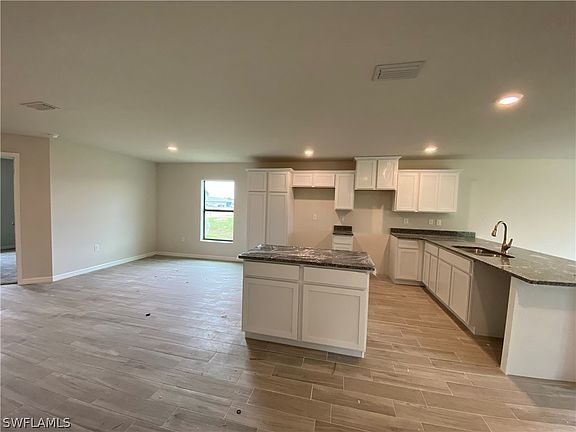3rd image of 318 NE 13th Terrace Cpe