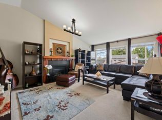 11982 230th St, Maple Ridge, BC V2X7Z8