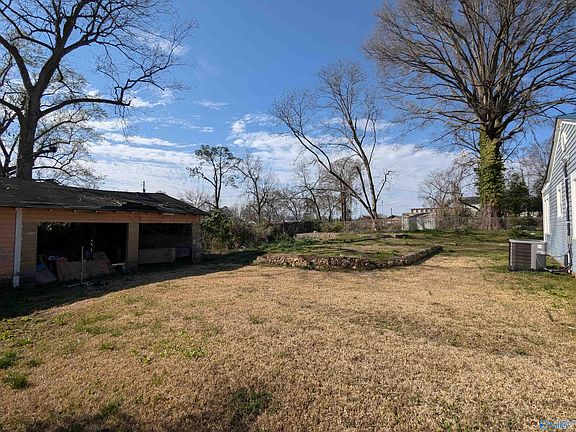 4th image of 903 Spruce St