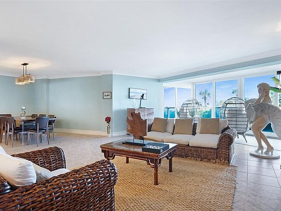 4th image of 3900 N Ocean Drive #1c