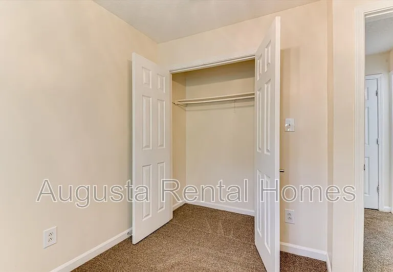 707 Cardinal St — Photo 13