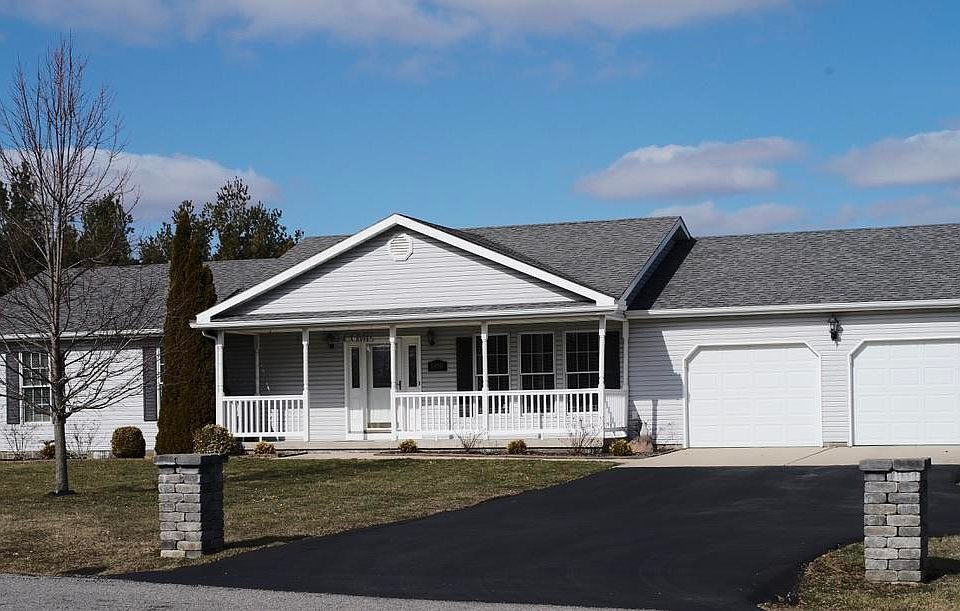 1st image of 1990 Oakview Dr