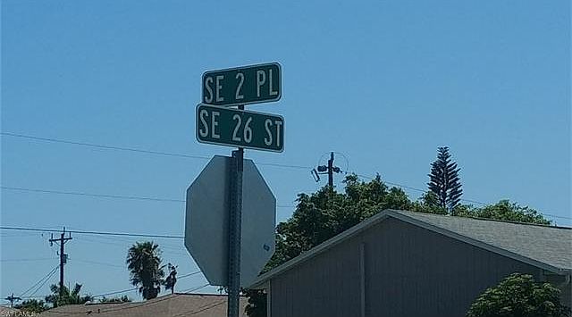 2nd image of 202 SE 26th St