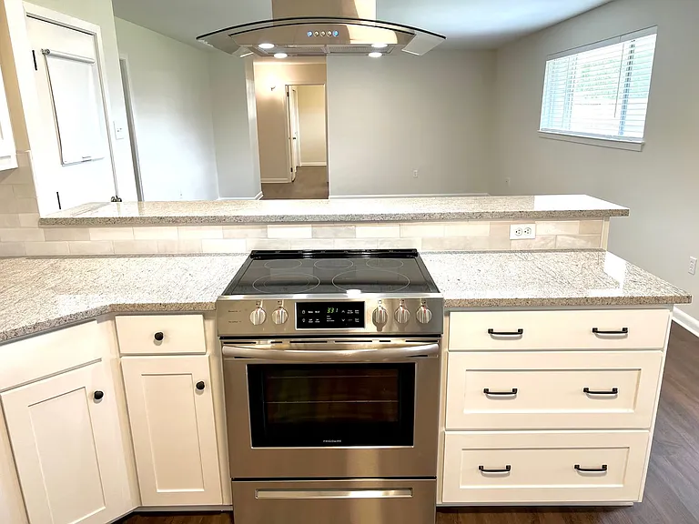 3041 Singletary Dr — Photo 4