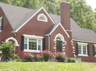 2 Valley Ln, Manchester, KY 40962