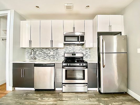 4th image of 611 W 148th St #552