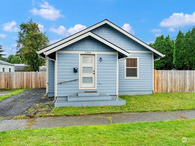 1206 S 5th Avenue, Kelso, WA, 98626