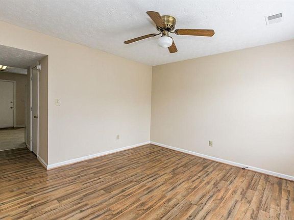4th image of 3713 Trent Cir