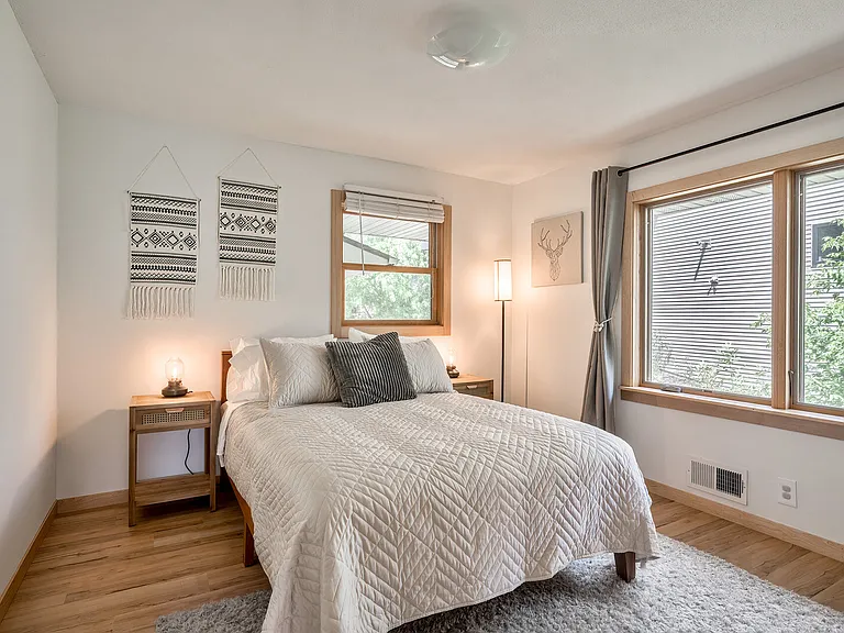 Medicine Lake Dr W — Photo 22