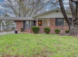 12071 Ameling Rd, Maryland Heights, MO