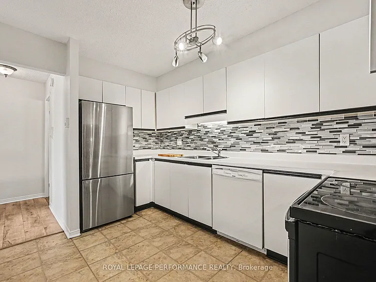 8 Terrace Dr #217 — Photo 6