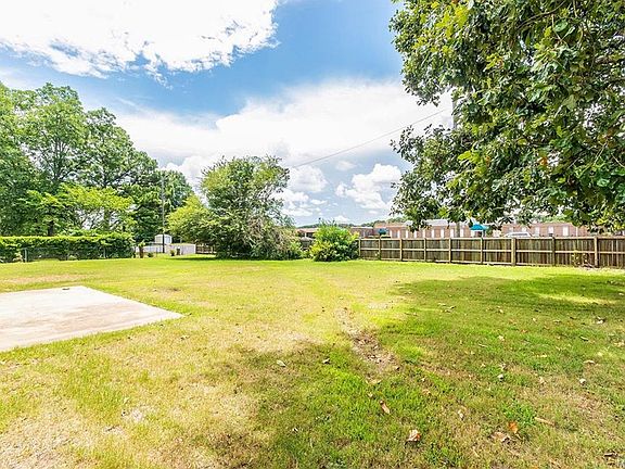 4th image of 4430 Blackwood Dr