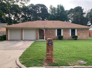 5704 Larry Dr, Texarkana, TX 75503