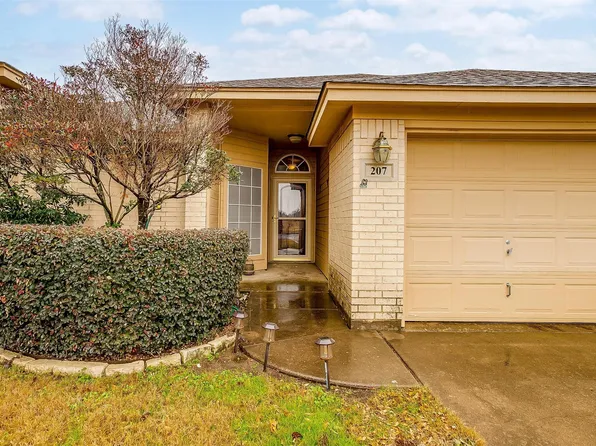 207 Odell St, Cleburne, TX 76033