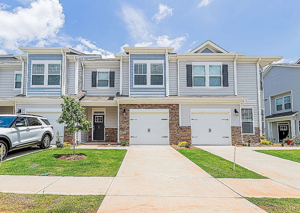 1st image of 23 Planters Pl